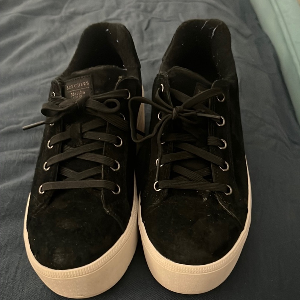Skechers Black Sneakers Classic Design Low-Top